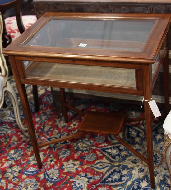 An inlaid bijouterie table W.67cm
